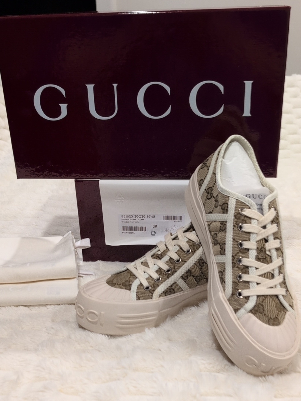 NIB Gucci Beige GG Canvas Platform Lace-Up Sneakers 39
